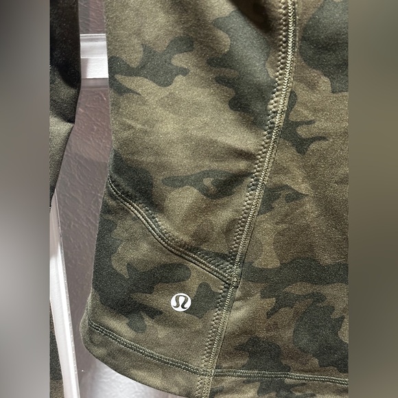 Lululemon Forme Jacket *Cuffins Savasana Camo 20cm Fatigue Green - Picture 9 of 11